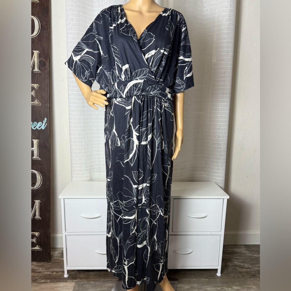 Keluummi Elegant Black and White Wrap Dress, Plus Size 20